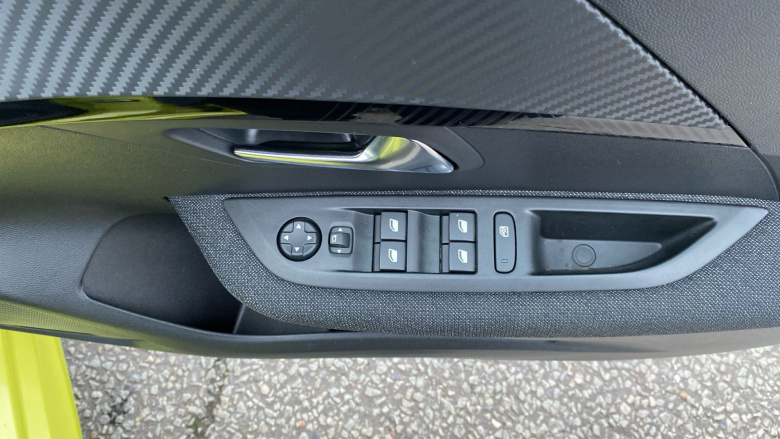 Peugeot 208 1.2 PureTech 100 Style 5dr Petrol Hatchback